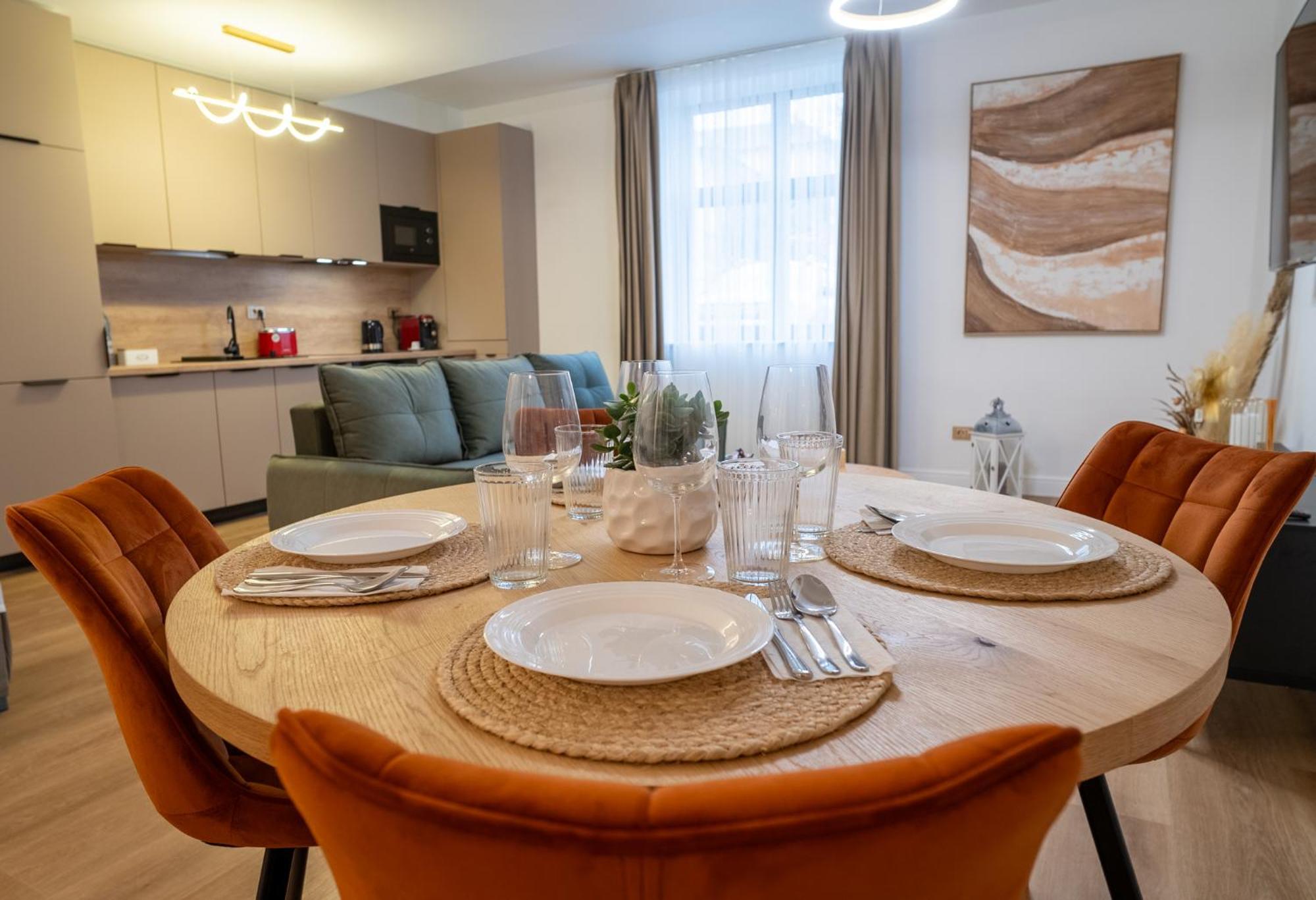 1 Ultra Apartment *